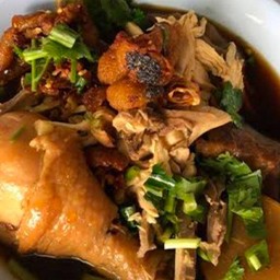 ก๋วยเตี๋ยวไก่ มะระ