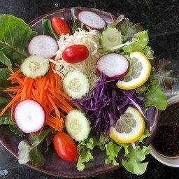 สลัดผักรวม+น้ำสลัดงาญี่ปุ่น