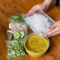 ขนมจีนน้ำยาใต้ ปลาน้ำดอกไม้เกยตื้น