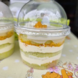 เค้กใบเตยฝอยทองมะพร้าวอ่อน