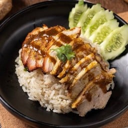 ข้าวมันหมูอบ+เป็ด  / Roasted Pork & Braised Duck With Rice ( Line Man )