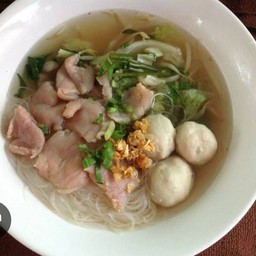 หมี่ขาว น้ำใส ลูกชิ้น