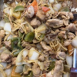 ไก่ผัดขิง