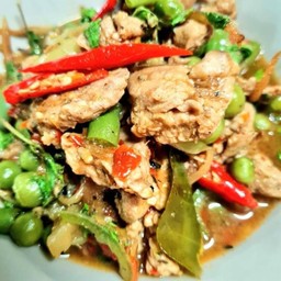 แกงป่าพื้นถิ่นไก่