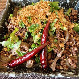 ลาบหมูคั่วเมืองน่าน