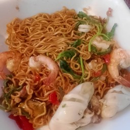 มาม่ากระเพราทะเล