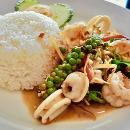 ข้าวผัดฉ่าทะเล