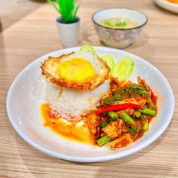 ผัดพริกแกงหมู+ไข่ดาว