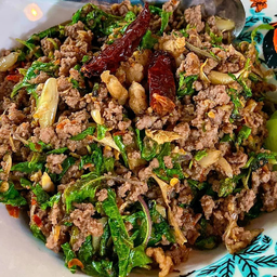 กะเพราเนื้อสับ (กับข้าว)(เนื้อไทยวากิว)