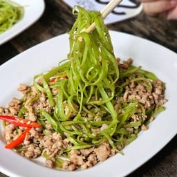 ผัดผักบุ้งฝอยหมูสับ(กับข้าว)