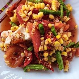 ตำข้าวโพดไข่เค็ม