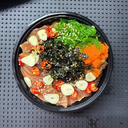 [อร่อยซ่ากับโค้ก] ข้าวหน้าแซลม่อนดอง +  ชเวปส์มะนาวโซดา ไม่มีน้ำตาล (กระป๋อง) 