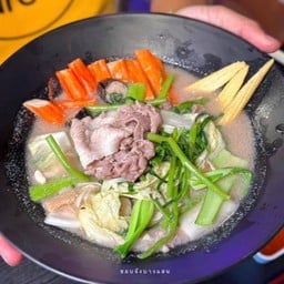 น้ำซุปกระดูกหมู