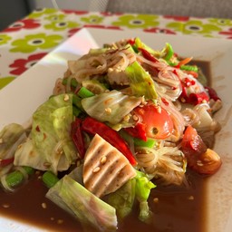 ตำเส้นเล็กผักลวกหมูยอ