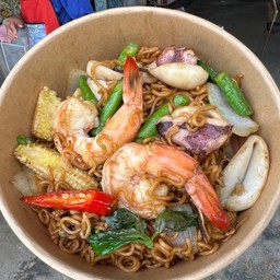 มาม่าผัดขี้เมาทะเล