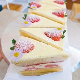 สตอเบอรี่ ช็อทเค้ก