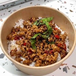 หิวเมื่อไรก็แวะมา อาหารตามสั่ง เด็กหอ