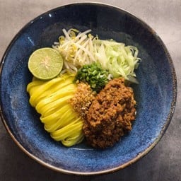 ข้าวซอยน้ำคั่ว (เส้นหมี่เหลือง)