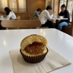 ขนมปังไส้สับปะรด