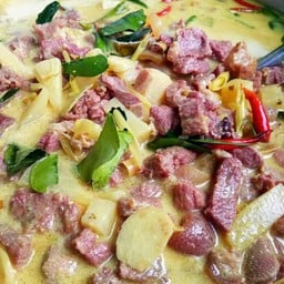 ต้มกะทิหนางหมู