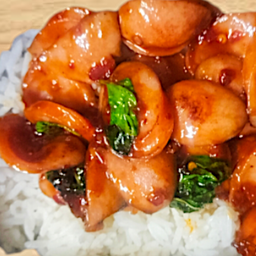 กะเพราไส้กรอก พริกแห้ง