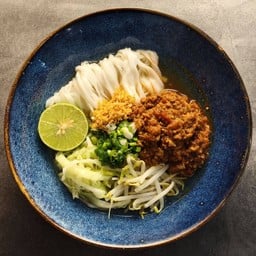 ข้าวซอยน้ำคั่ว (ก๋วยเตี๋ยวเส้นสด)
