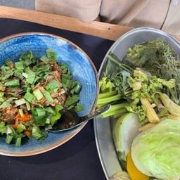 ป่นเห็ดฟาง และผักนึ่ง