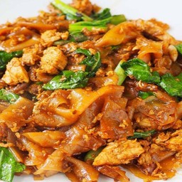 เส้นใหญ่ซีอิ๊วเจ