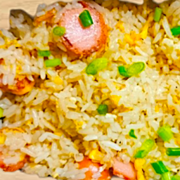 ข้าวผัดไส้กรอก