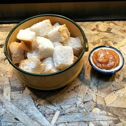 ขนมปังนึ่งสังขยาไข่