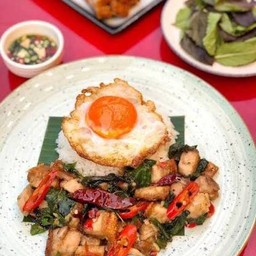 กะเพราเป็ดย่าง+หมูกรอบ