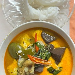 ขนมจีนแกงเผ็ดไก่