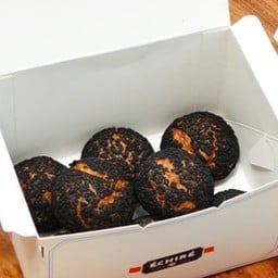 Osaka Cream Puff - Earl grey and Pistschio