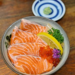 ข้าวหน้าแซลมอน