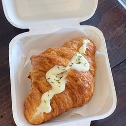 ครัวซองต์ดับเบิ้ลครีมชีส