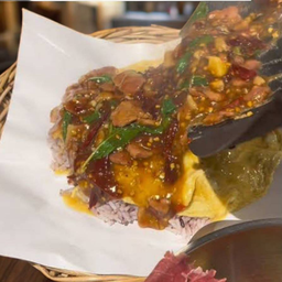 ไข่ข้นราดซอสกระเพรา