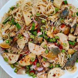 ยำขนมจีน ปลาทู หมูยอ