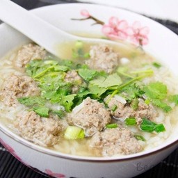 ข้าวต้มหมูสับก้อน