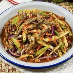 ตำมะม่วงปลากรอบ