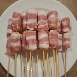 เบ่คอน พันไส้กรอก