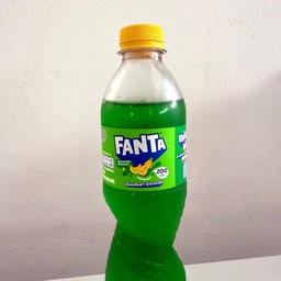 แฟนต้าน