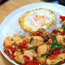 ข้าวกะเพราอกไก่