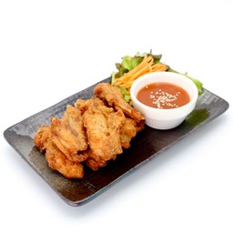 Buffalo wings (ปีกไก่ทอดเกลือ)