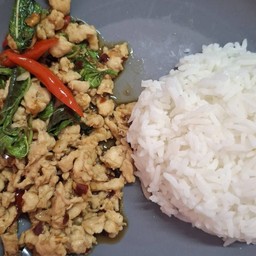 ผัดกะเพราไก่สับ