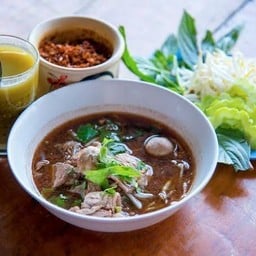 ก๋วยเตี๋ยวหมูตุ๋นน้ำใส น้ำตก