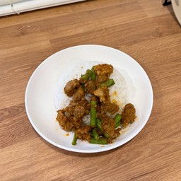 ผักเครื่องแกงหมู+ถัวฝักยาว ราดข้าว