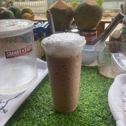 น้ำผลไม้ชากาแฟ,ลูกชิ้นทอด ,ของกินเล่น