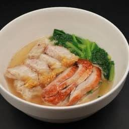 เกี๊ยวเป็ดย่าง + หมูกรอบ