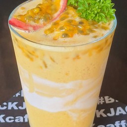 Fresh Passion Smoothie สมูทตี้โยเกิร์ตเสาวรสสด