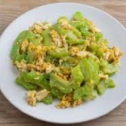 มะระผัดไข่